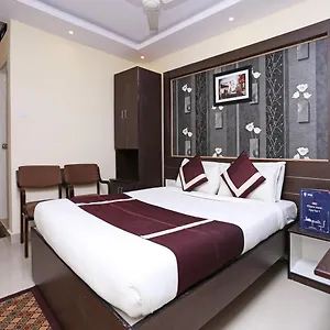 Oyo 5586 Prakash Palace Hotel